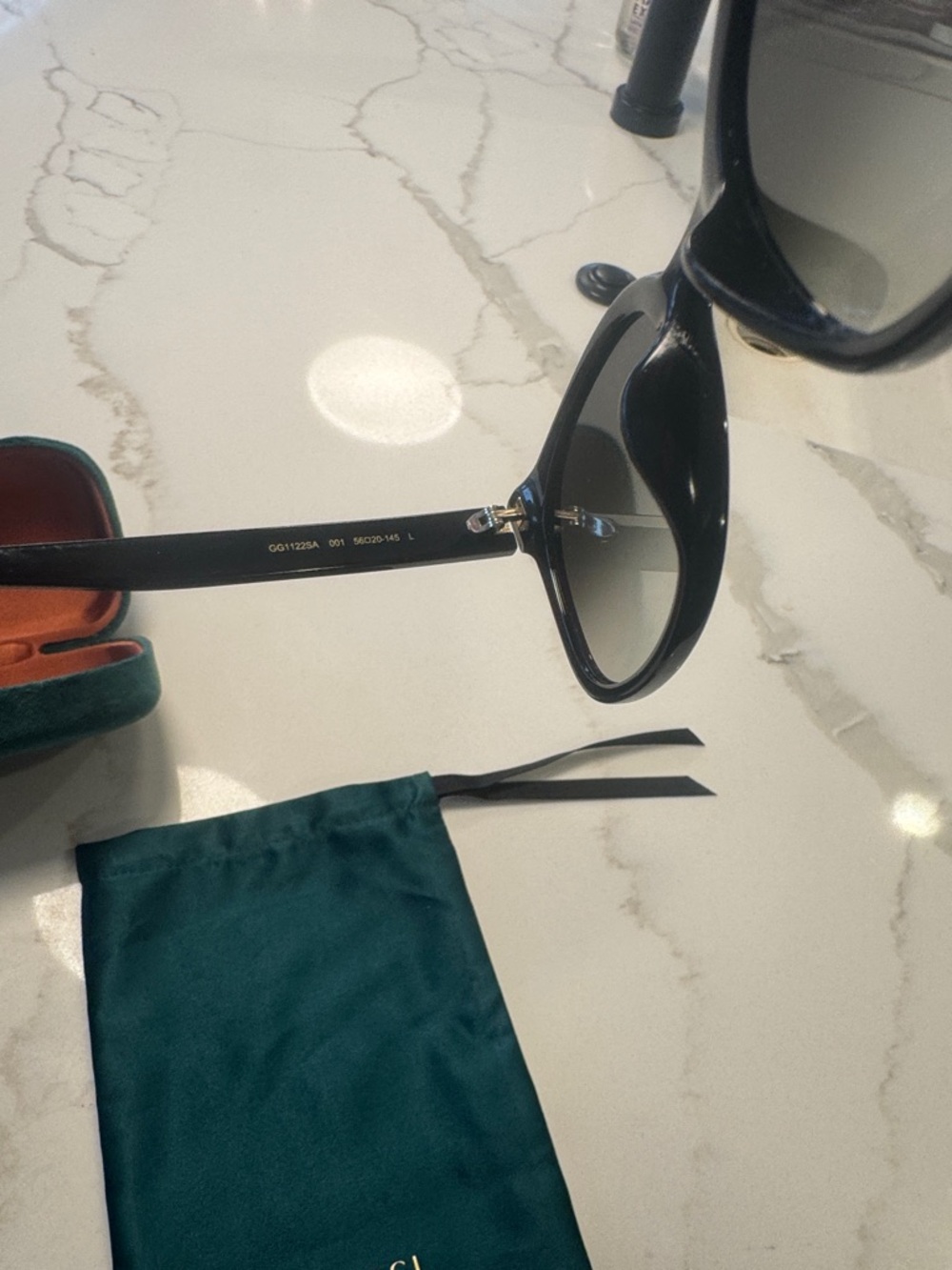 Gucci Black Women's Sunglasses with Teal Velvet Case & Teal Pouch - Picture 5 of 7
